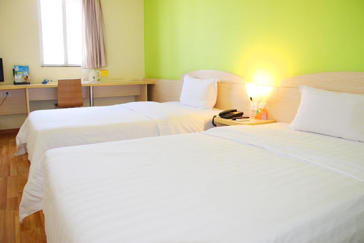 7Days Inn Huaihua Mayang Binhe Road Esterno foto