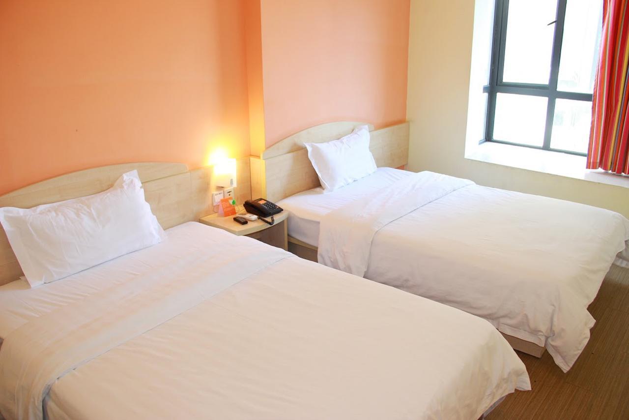 7Days Inn Huaihua Mayang Binhe Road Esterno foto
