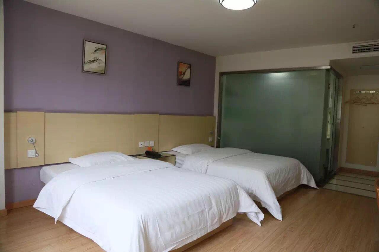 7Days Inn Huaihua Mayang Binhe Road Esterno foto